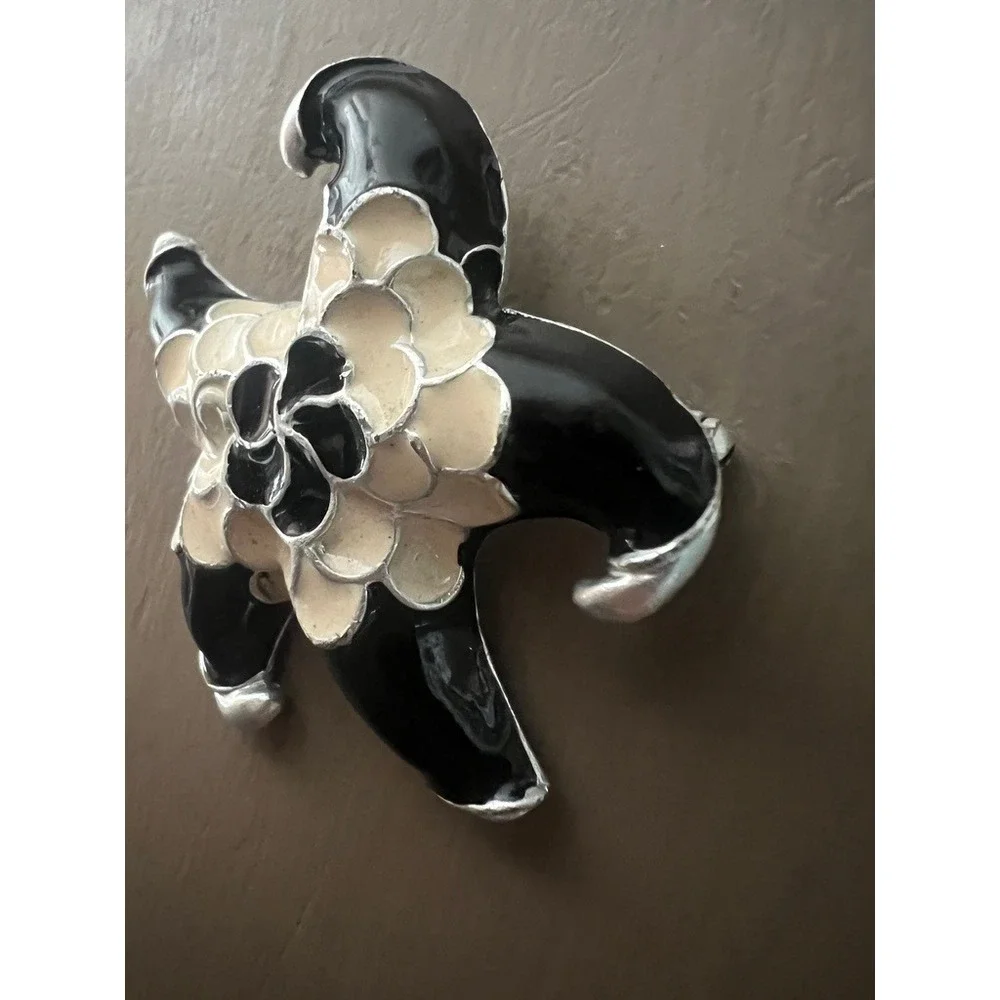 Vintage‎ Brooch Sea Star Black White Enamel Starfish Coastal Statement Pin Beach